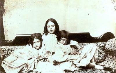 Alice1_3176250c_400x400